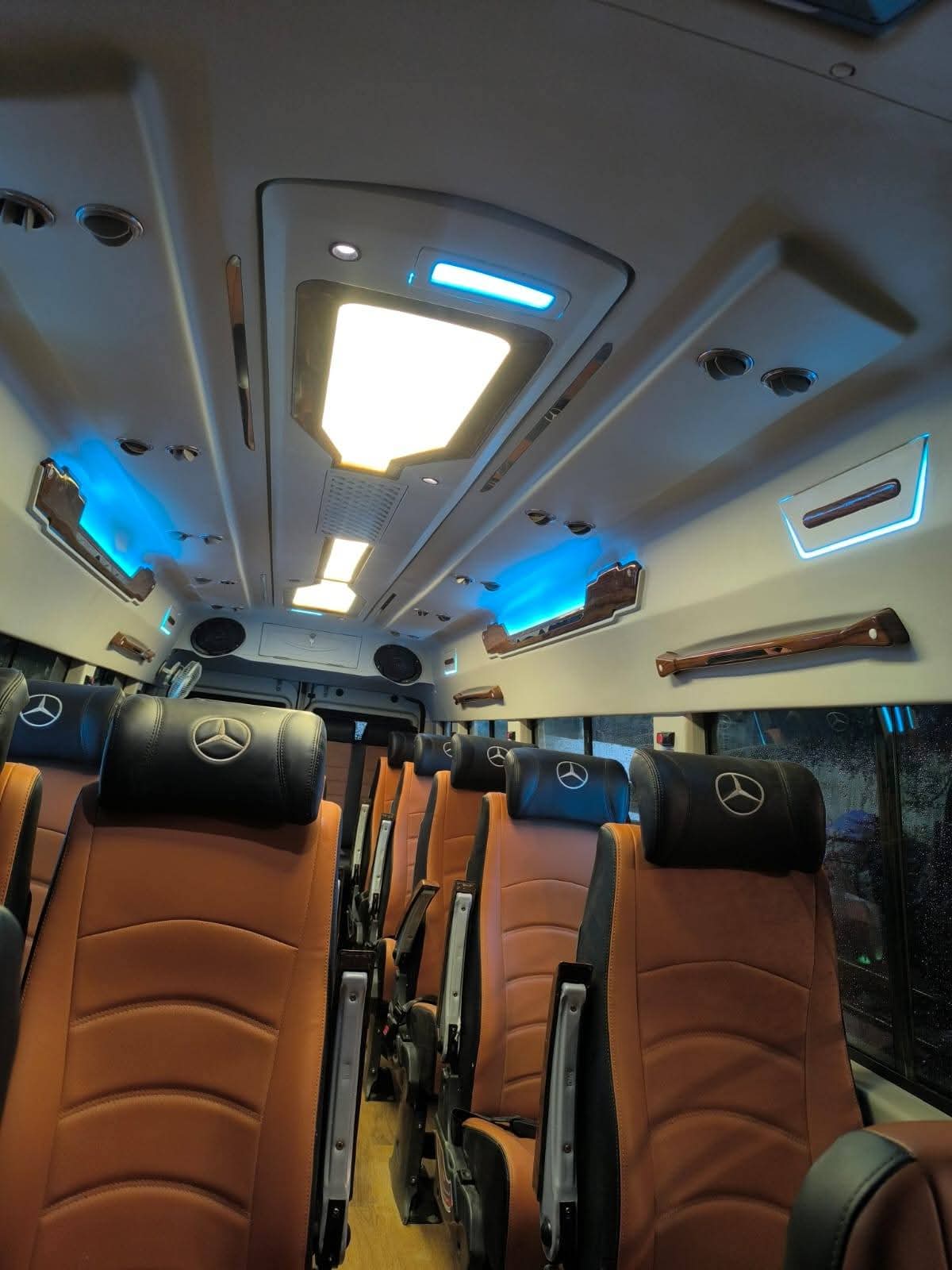 17 Seater Tempo Traveller image placeholder